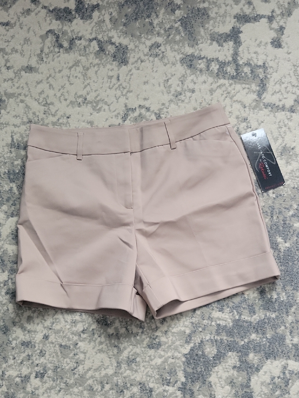 Women's Tailored Cuffed Shorts in Light Blush